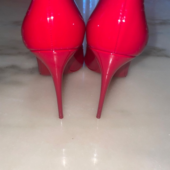 Heels - Picture 3 of 3